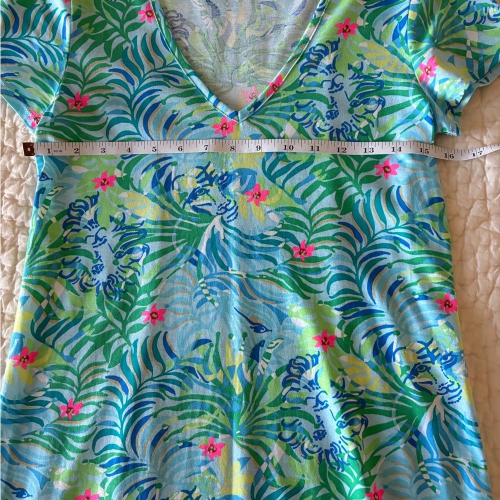 Lilly Pulitzer vneck short sleeve dress - Picture 2 of 6